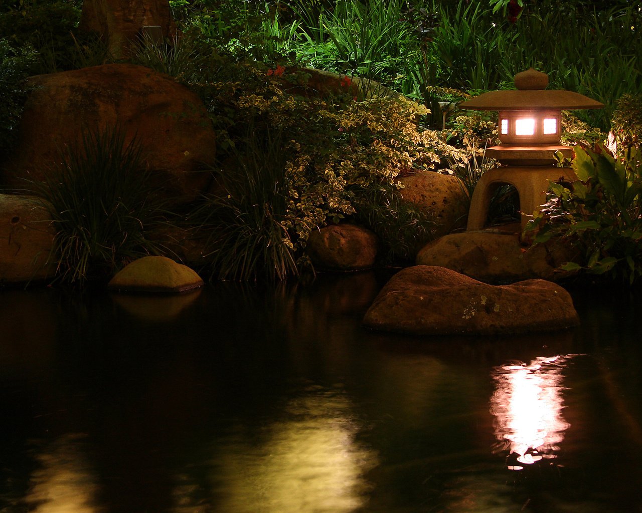 Обои вода, вечер, отражение, япония, сад, пруд, светильник, water, the evening, reflection, japan, garden, pond, lamp разрешение 2560x1600 Загрузить
