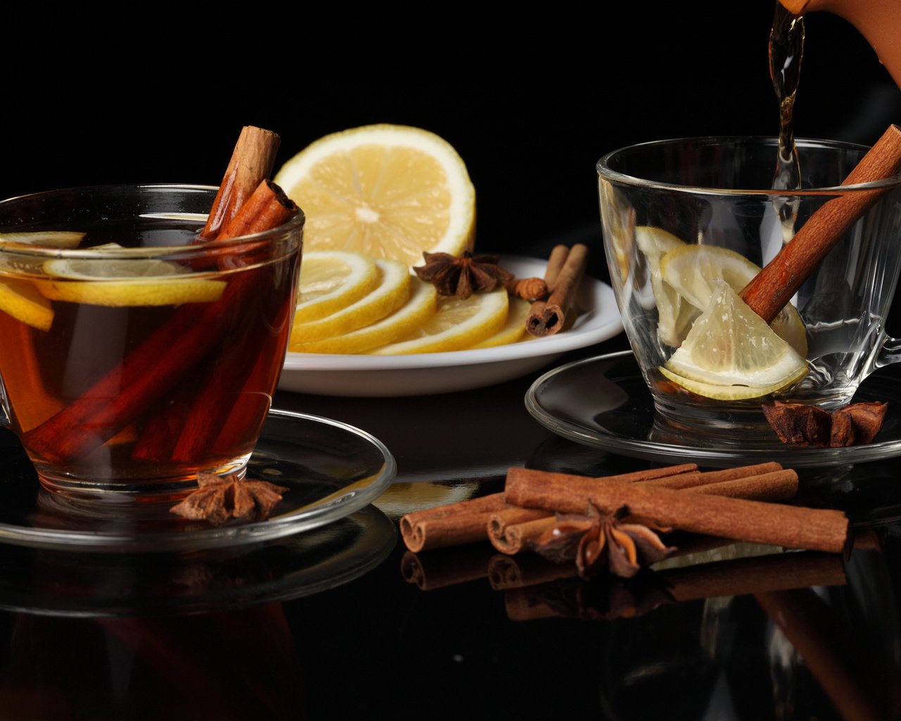 Обои корица, лимон, чай, чайник, чашки, бадьян, cinnamon, lemon, tea, kettle, cup, star anise разрешение 2560x1600 Загрузить