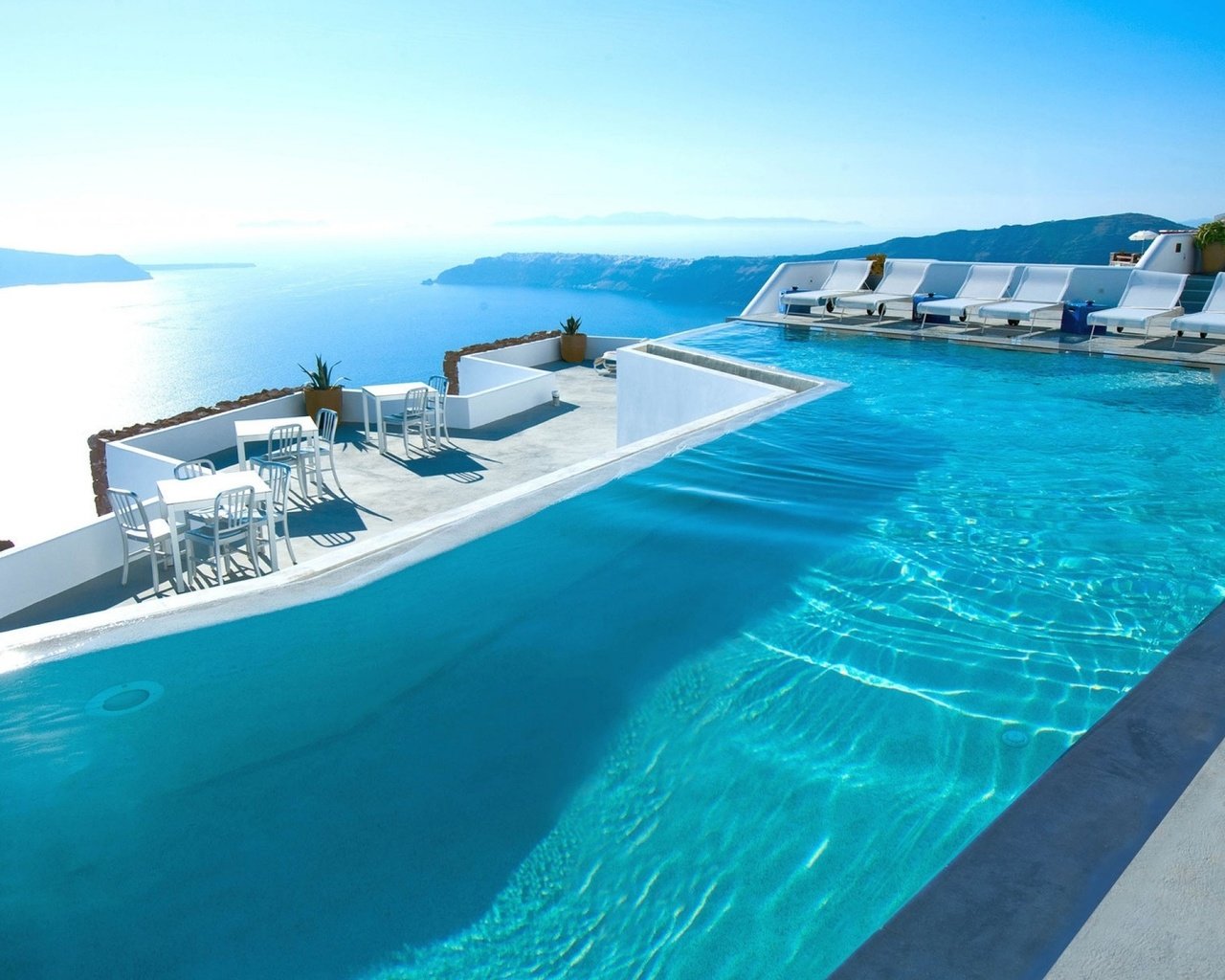 Обои море, греция, отель, sea, greece, the hotel разрешение 2560x1600 Загрузить