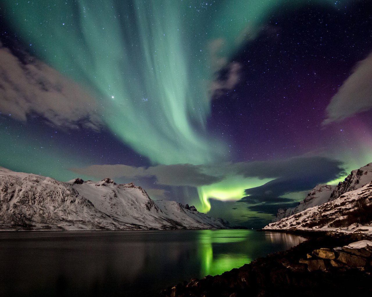 Обои небо, ночь, горы, снег, исландия, the sky, night, mountains, snow, iceland разрешение 1920x1200 Загрузить