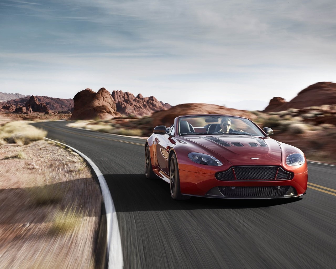 Обои 2015 aston martin v12 vantage s разрешение 2560x1440 Загрузить