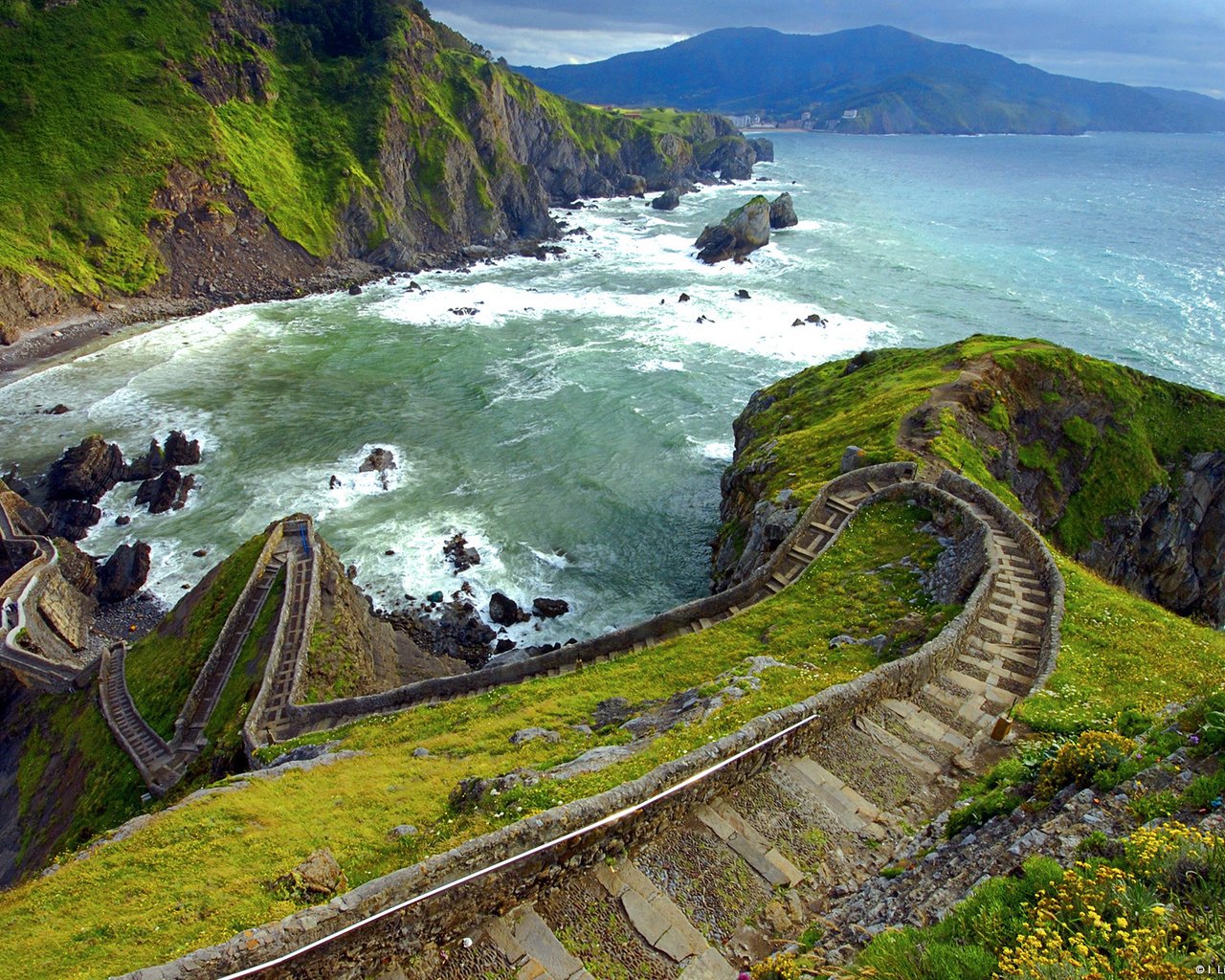 Обои испания, лестница гастелугаче, бискайя, spain, stairs gaztelugatxe, biscay разрешение 1920x1200 Загрузить