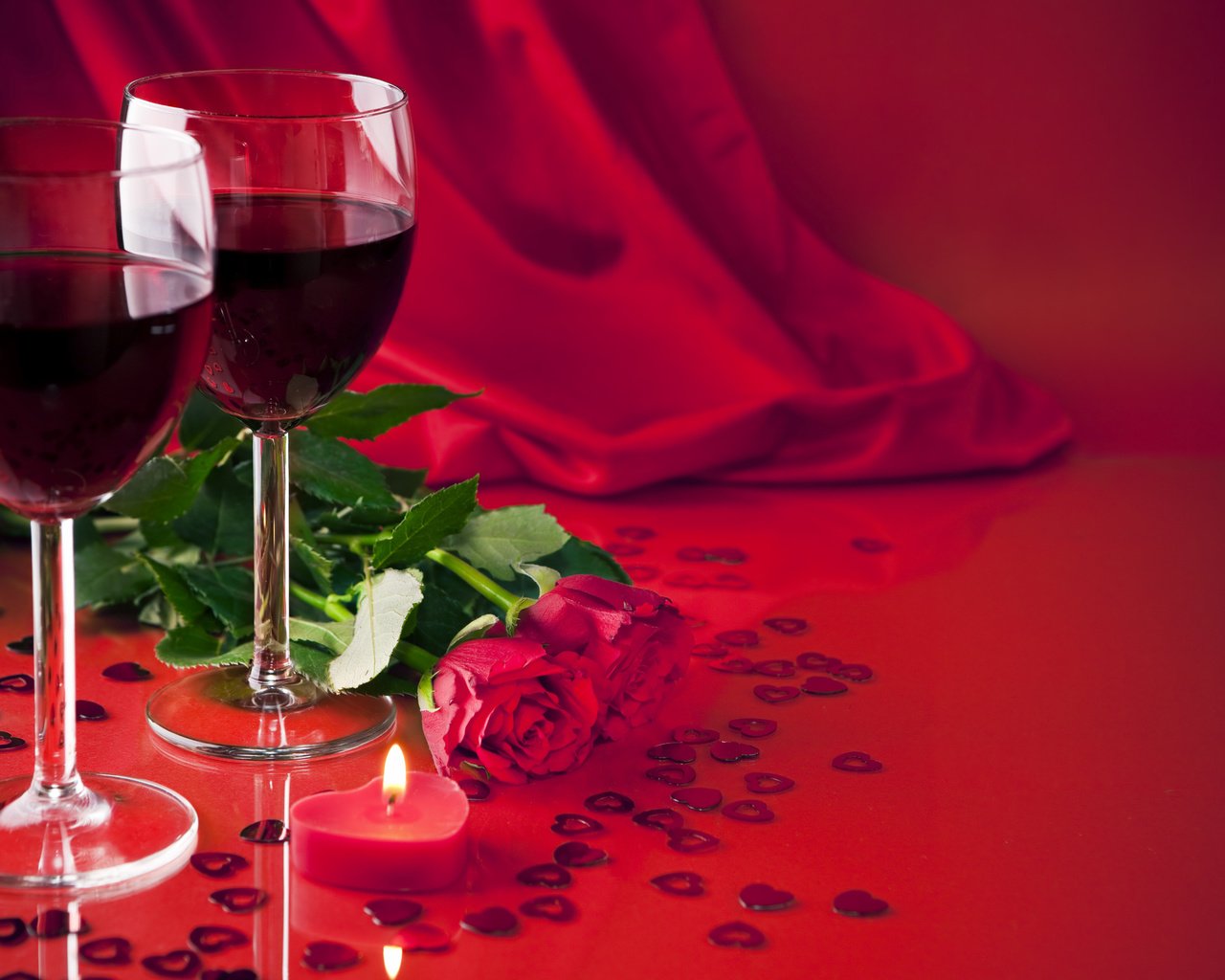 Обои цветы, свечи, розы, красные, вина, flowers, candles, roses, red, wine разрешение 2560x1600 Загрузить