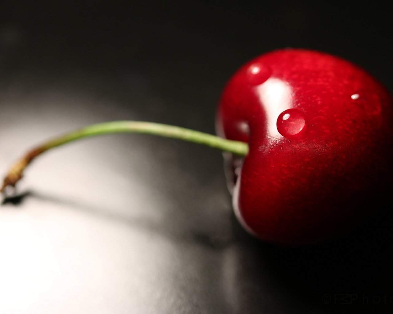 Обои макро, фон, ягода, вишня, macro, background, berry, cherry разрешение 2048x1365 Загрузить