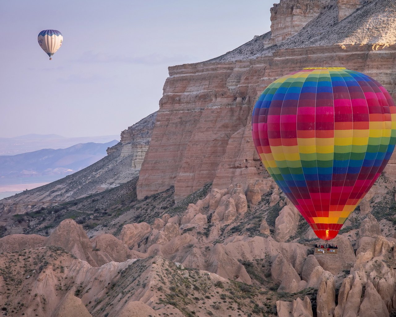 Обои горы, спорт, воздушные шары, mountains, sport, balloons разрешение 2560x1600 Загрузить