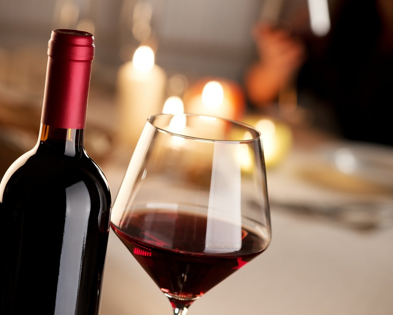 Обои бокал, вино, напитки, бутылка, алкоголь, красное, glass, wine, drinks, bottle, alcohol, red разрешение 2880x1922 Загрузить