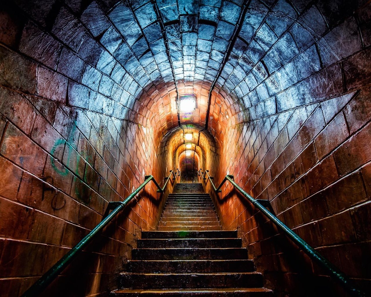 Обои свет, цвета, лестница, туннель, перила, коридор, рампы, light, color, ladder, the tunnel, railings, corridor, ramp разрешение 1920x1080 Загрузить