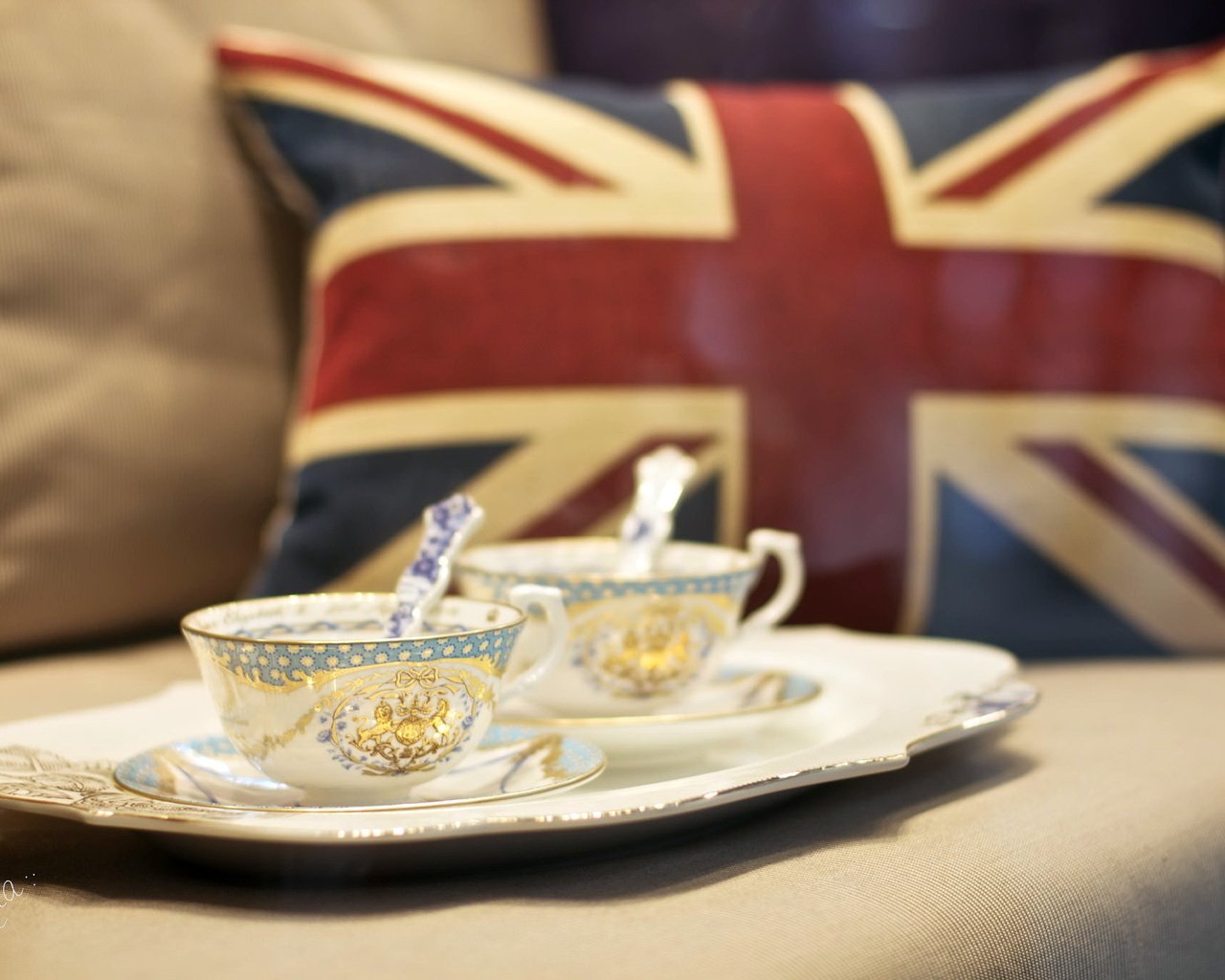 Обои подушки, англия, блюдце, чай, чаепитие, чашки, ложки, brexit, pillow, england, saucer, tea, the tea party, cup, spoon разрешение 2048x1365 Загрузить