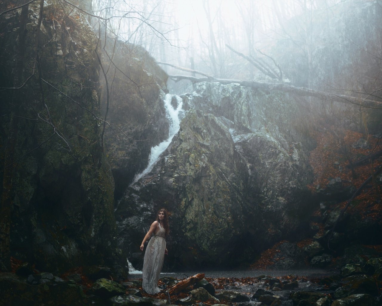 Обои камни, девушка, дождь, decay, aleah michele, black woods, and cold winds, stones, girl, rain разрешение 2048x1382 Загрузить