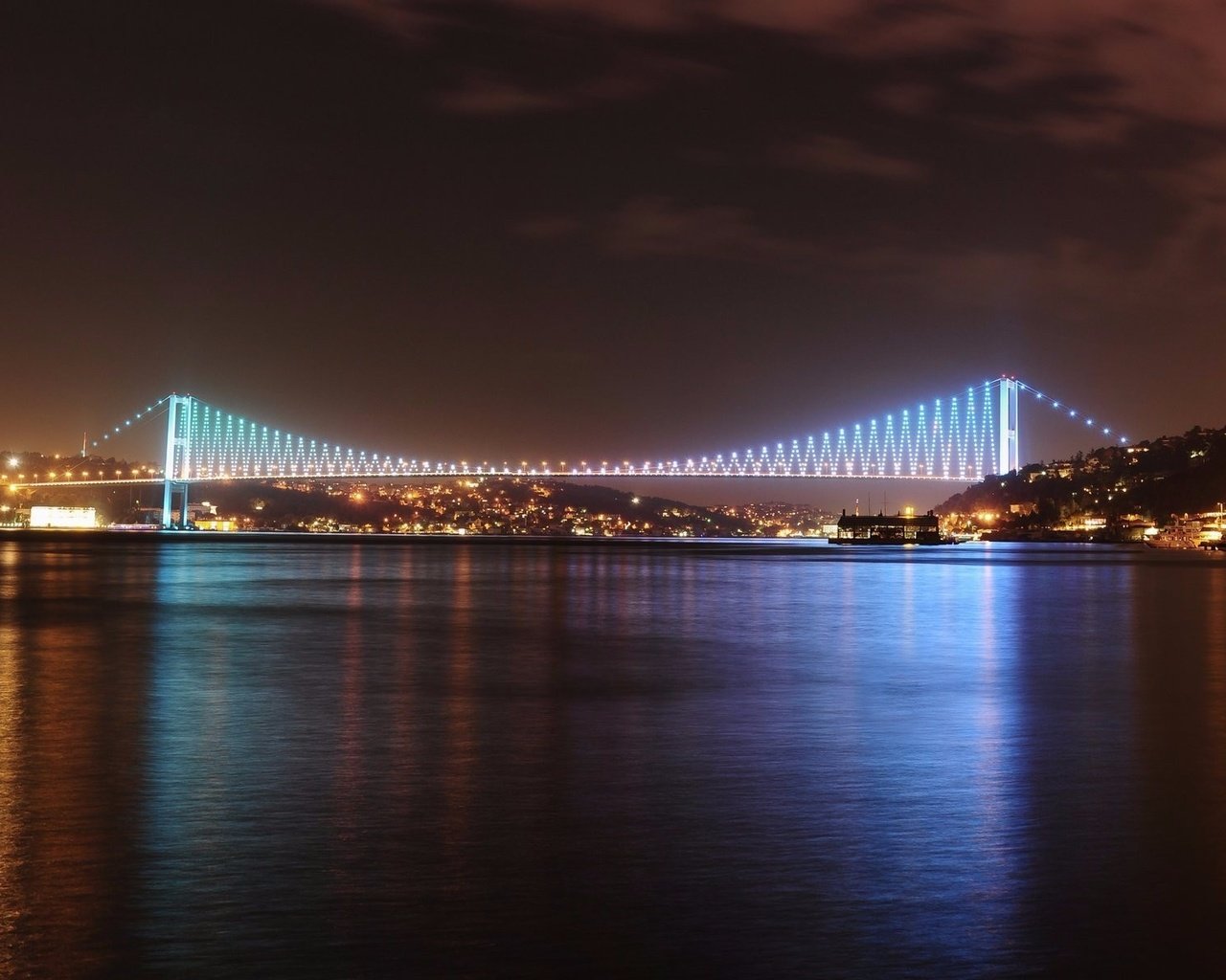Обои ночь, мост, город, турция, стамбул, босфорский мост, night, bridge, the city, turkey, istanbul, bosphorus bridge разрешение 2646x1200 Загрузить