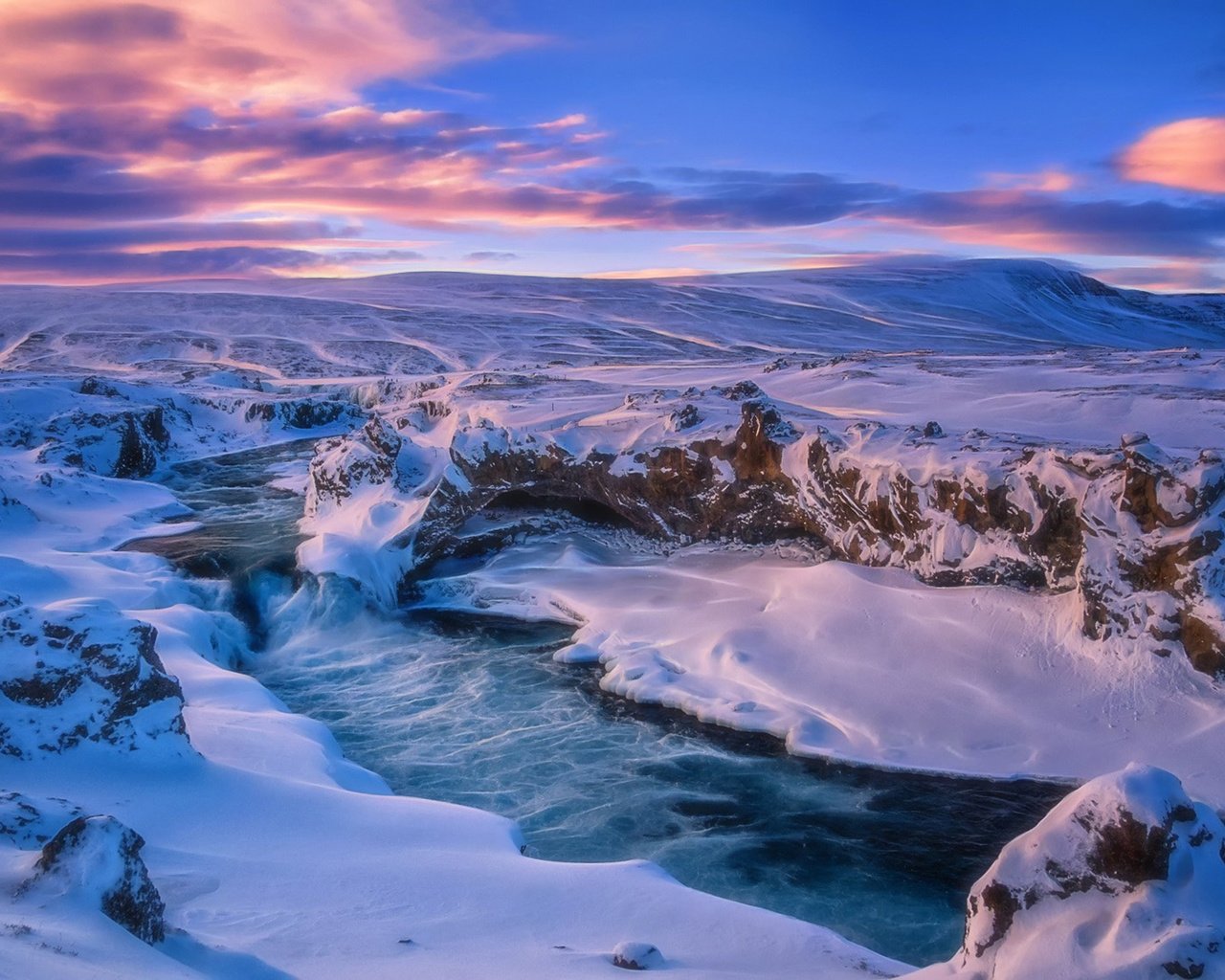 Обои небо, облака, река, снег, зима, пейзаж, льды, the sky, clouds, river, snow, winter, landscape, ice разрешение 1920x1200 Загрузить