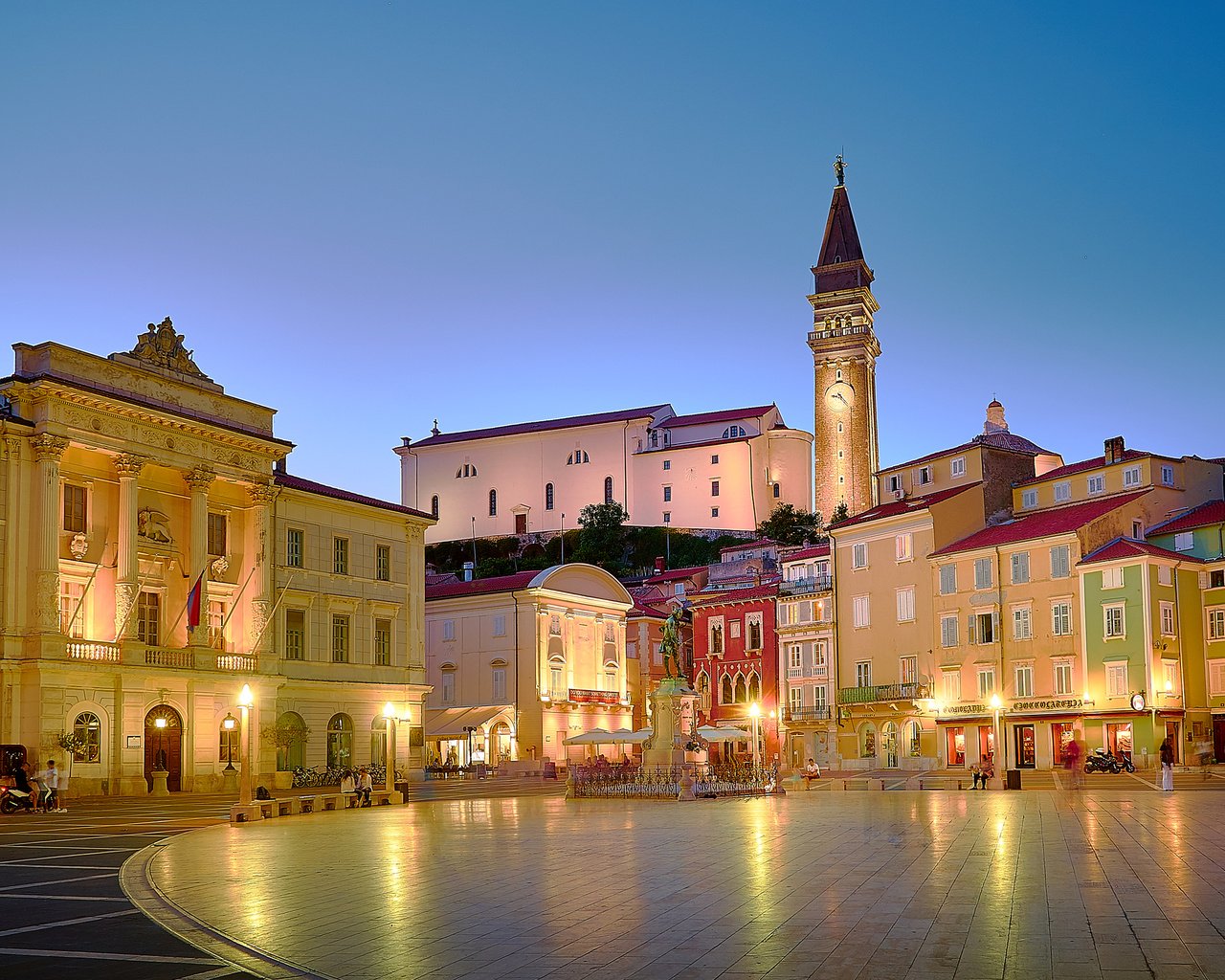 Обои город, дома, площадь, словения, пиран, the city, home, area, slovenia, piran разрешение 2400x1603 Загрузить