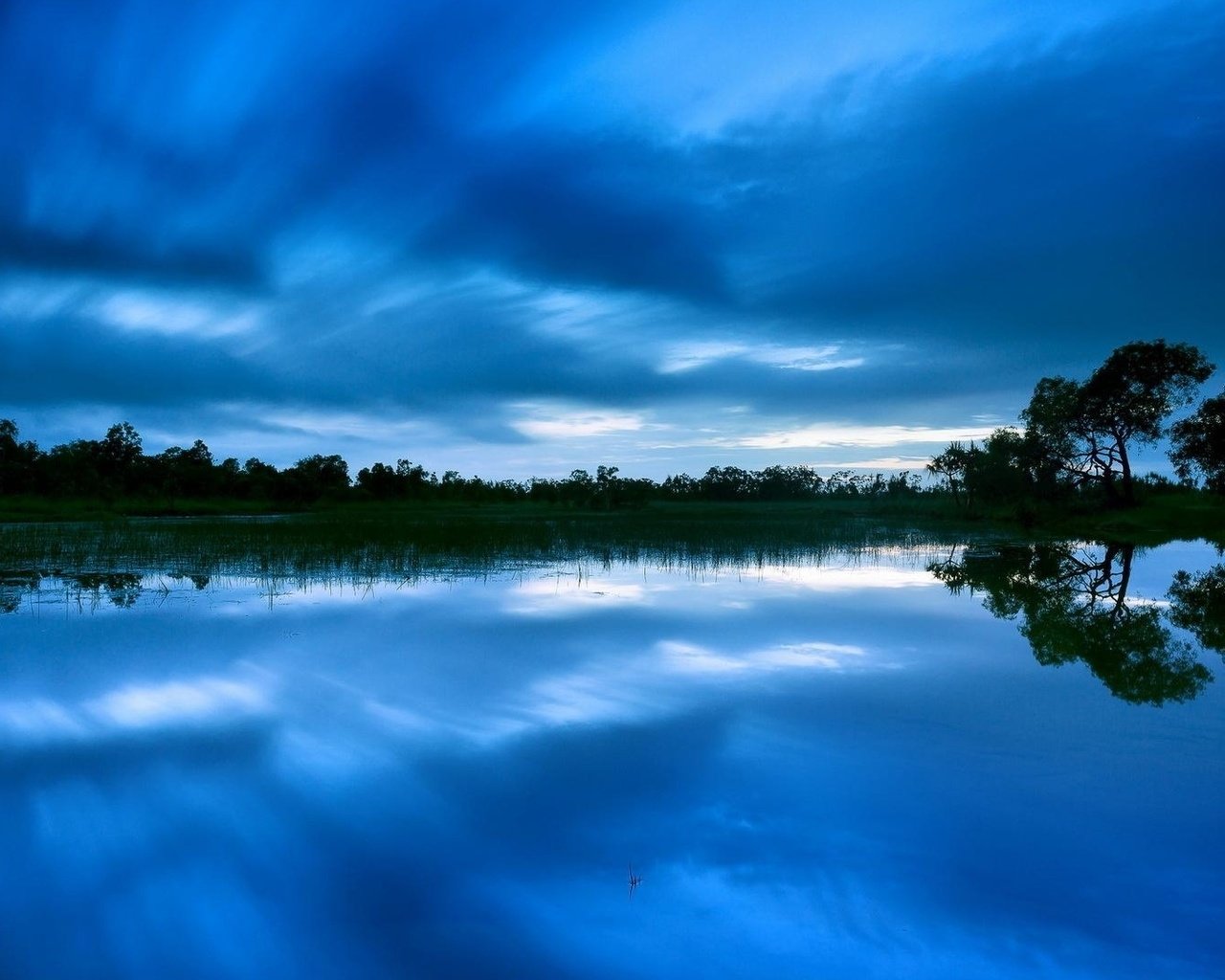 Обои небо, деревья, вода, вечер, озеро, отражение, the sky, trees, water, the evening, lake, reflection разрешение 1920x1080 Загрузить