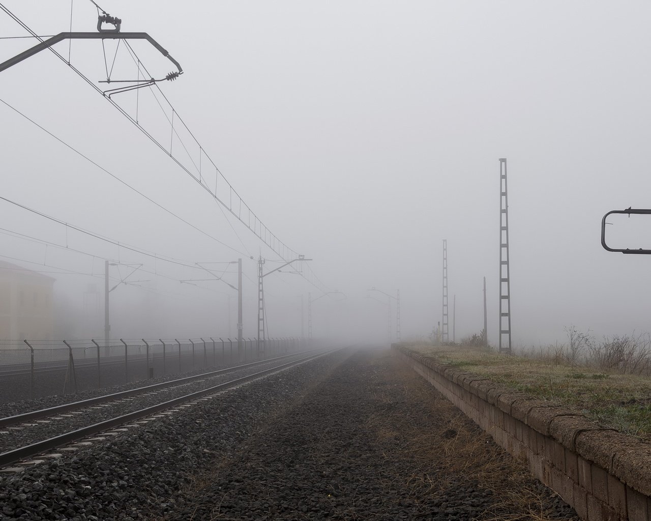 Обои железная дорога, туман, railroad, fog разрешение 3840x2160 Загрузить