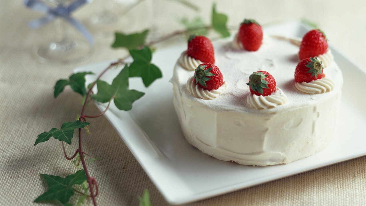 Обои крем для торта, клубника, десерт, пироженное, cream cake, strawberry, dessert, cake разрешение 2950x2094 Загрузить