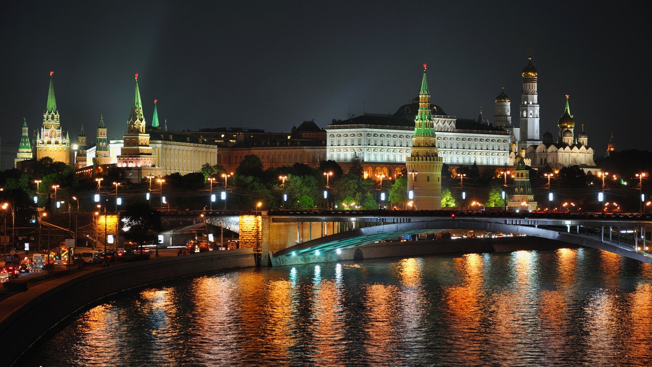 Обои москва, кремль, город, ночной город, moscow, the kremlin, the city, night city разрешение 2300x1531 Загрузить