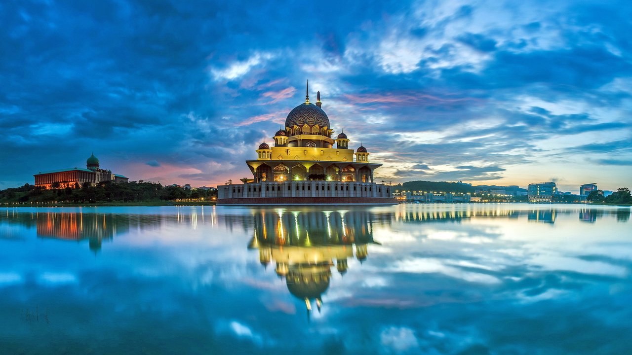 Обои малайзия, город путраджая в куала-лумпур, malaysia, the city of putrajaya in kuala lumpur разрешение 1920x1200 Загрузить