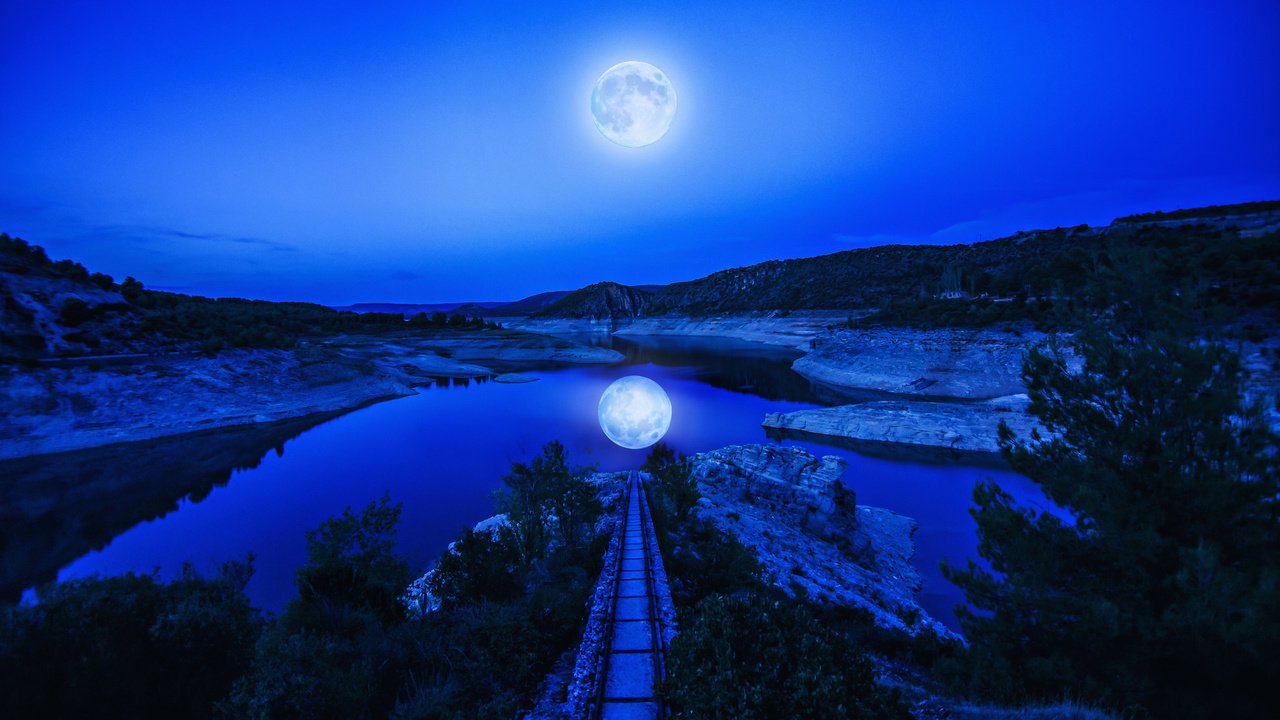 Обои ночь, озеро, природа, отражение, луна, пейзаж., night, lake, nature, reflection, the moon, landscape. разрешение 2048x1242 Загрузить