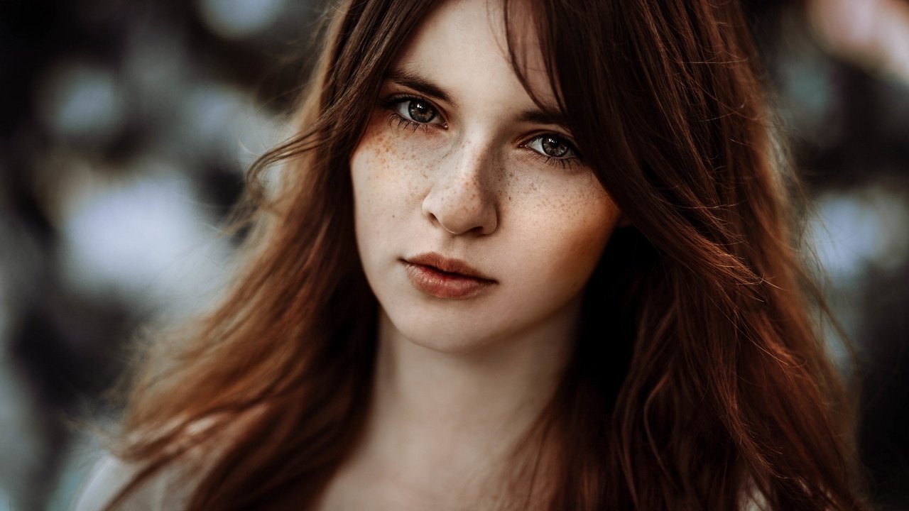 Обои девушка, фото, волосы, лицо, шатенка, girl, photo, hair, face, brown hair разрешение 2880x1920 Загрузить