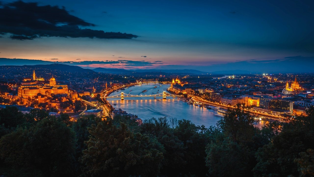 Обои ночь, огни, река, мост, здания, венгрия, будапешт, дунай, night, lights, river, bridge, building, hungary, budapest, the danube разрешение 3000x1688 Загрузить