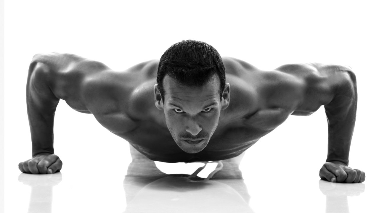 Обои мужчина, мужики, фитнес, отжимания, male, men, fitness, pushups разрешение 5478x3840 Загрузить