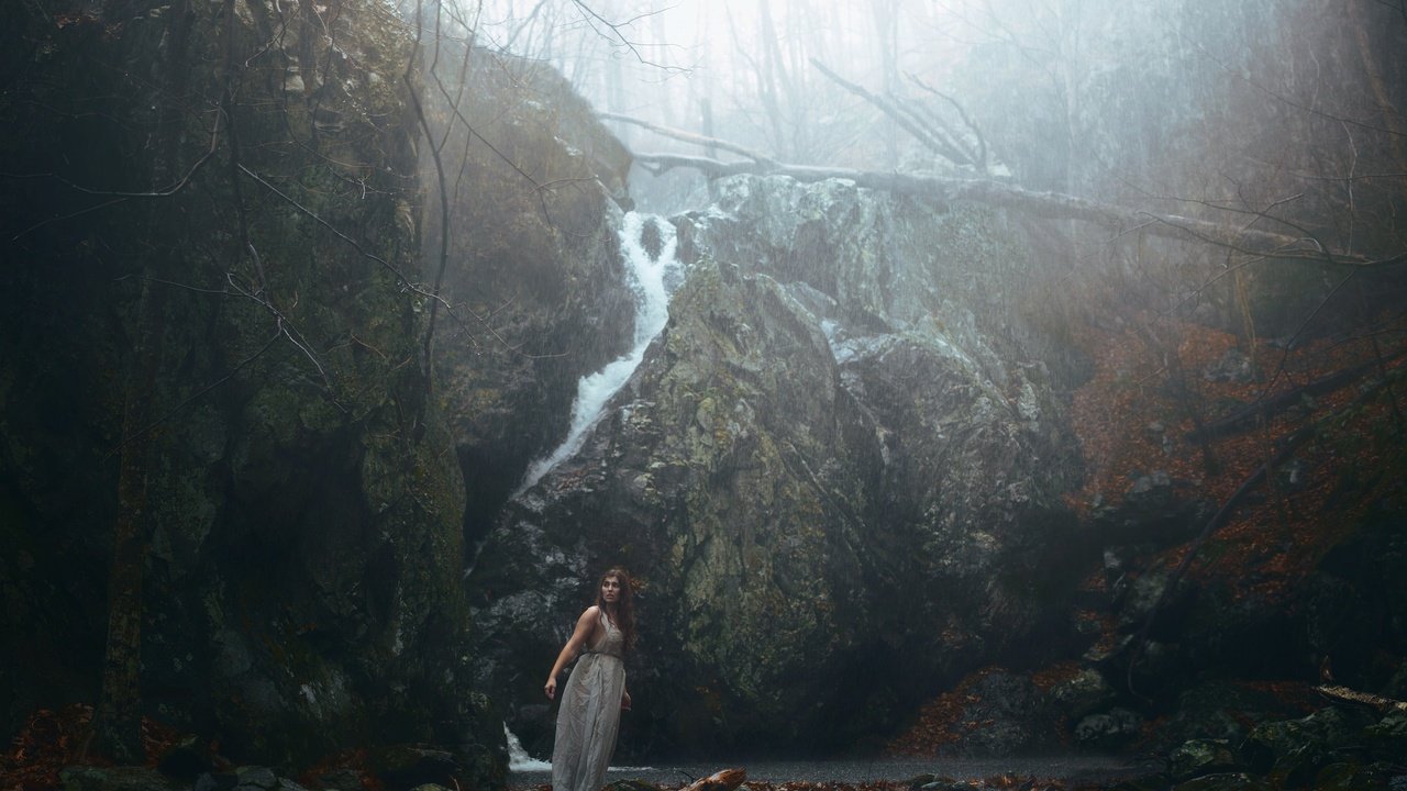 Обои камни, девушка, дождь, decay, aleah michele, black woods, and cold winds, stones, girl, rain разрешение 2048x1382 Загрузить