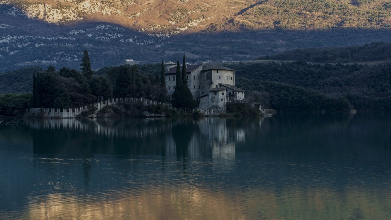 Обои озеро, замок, италия, тоблино, lake, castle, italy, toblino разрешение 2048x1367 Загрузить