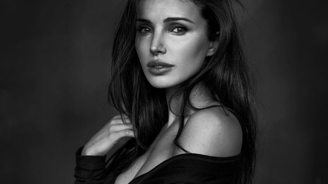 Обои девушка, peter coulson, взгляд, модель, волосы, лицо, декольте, таня, голое плечо, girl, look, model, hair, face, neckline, tanya, bare shoulder разрешение 1920x1439 Загрузить