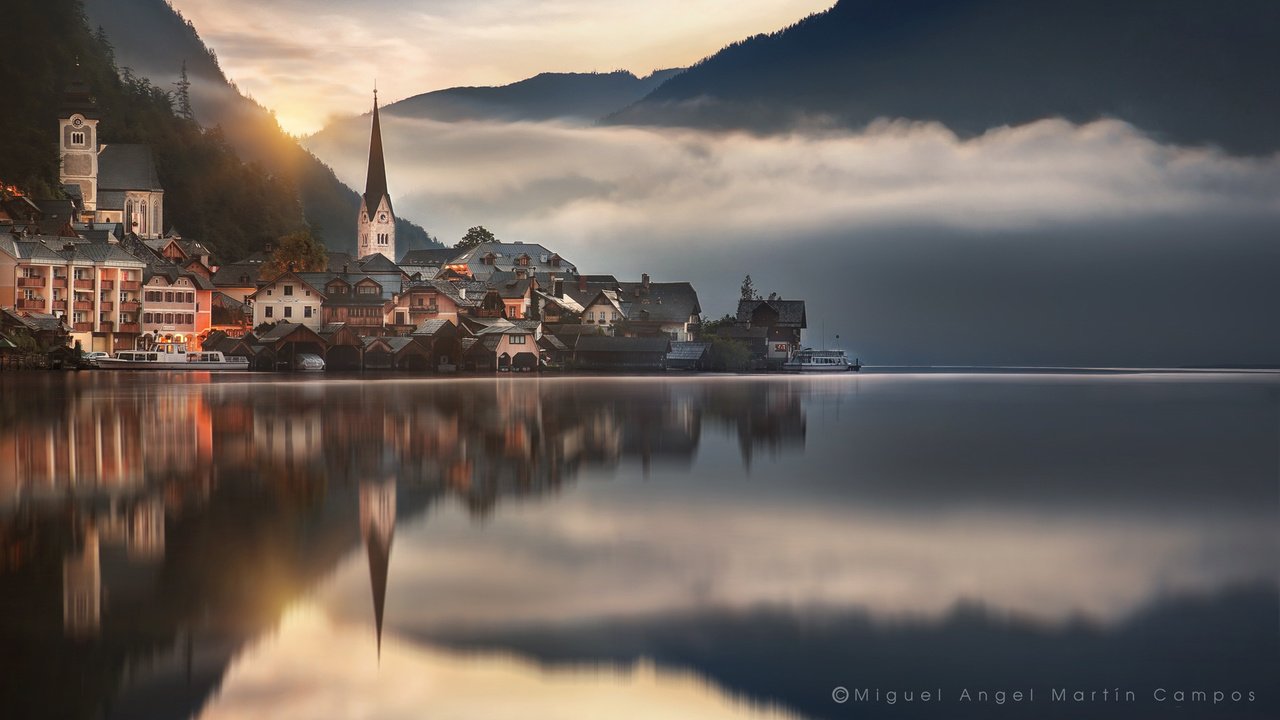 Обои озеро, горы, туман, город, австрия, дома, хальштадт, lake, mountains, fog, the city, austria, home, hallstadt разрешение 1920x1200 Загрузить