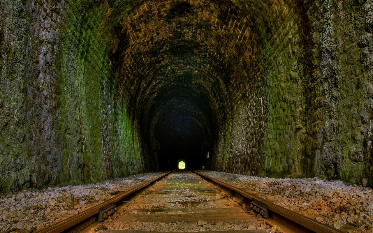 Обои дорога, рельсы, туннель, road, rails, the tunnel разрешение 2560x1600 Загрузить