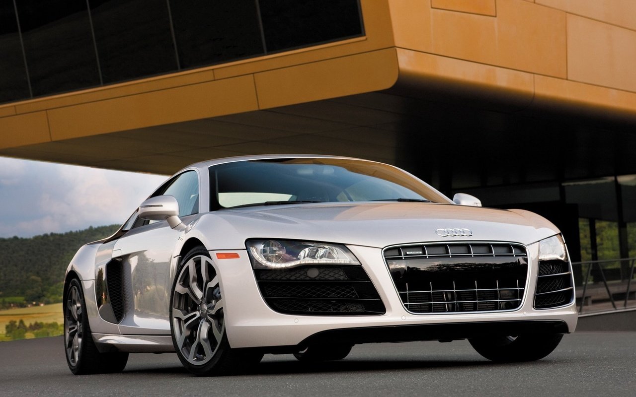 Обои белая, автомобиль audi r8, white, audi r8 разрешение 2048x1536 Загрузить