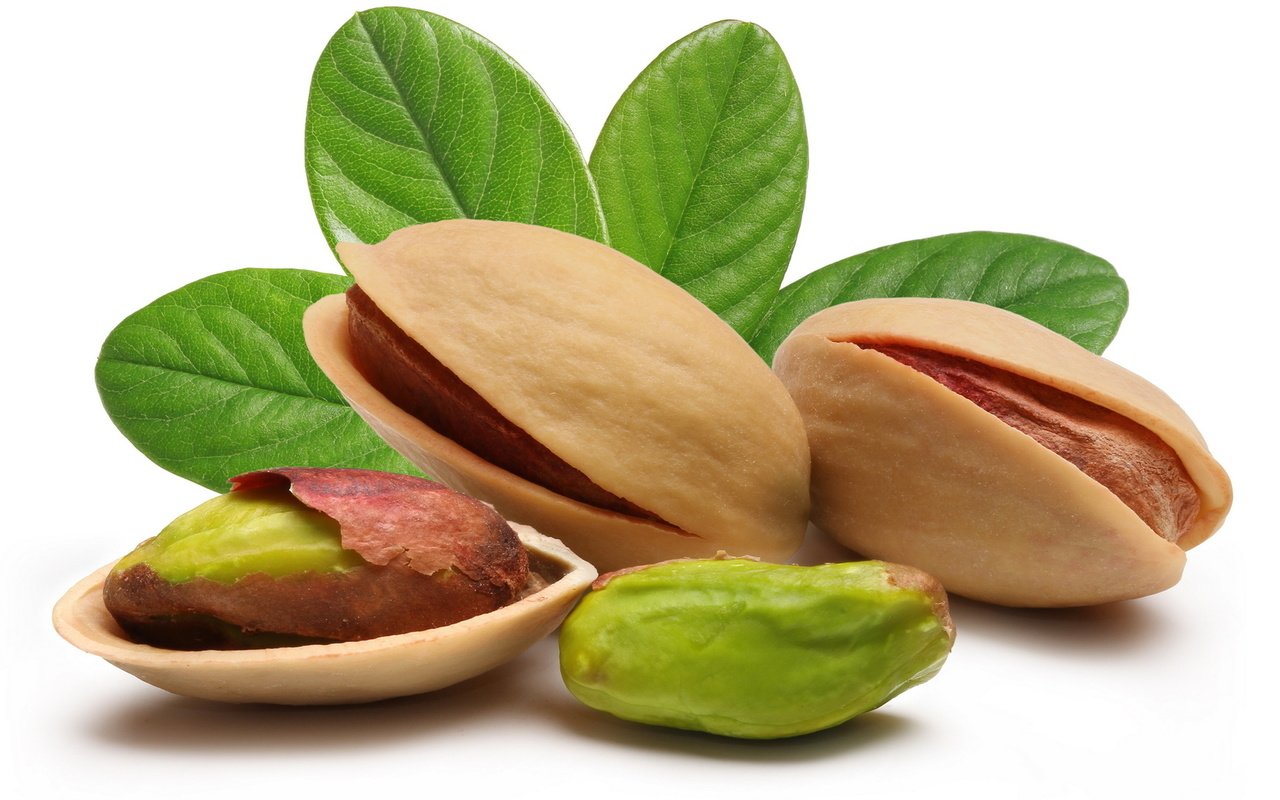 Обои орехи, листочки, фисташки, nuts, leaves, pistachios разрешение 1920x1080 Загрузить