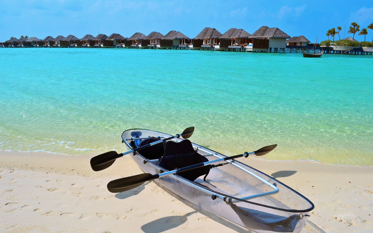 Обои море, пляж, лодка, бунгало, тропики, мальдивы, sea, beach, boat, bungalow, tropics, the maldives разрешение 4608x3072 Загрузить