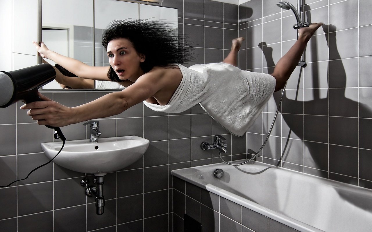 Обои полет с помощью фена, flying with a hair dryer разрешение 2560x1440 Загрузить