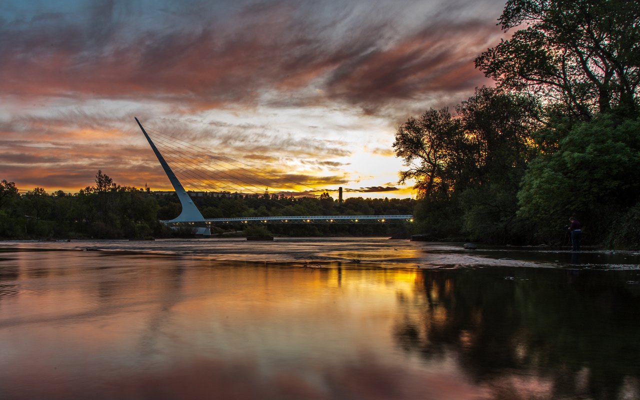 Обои река, мост, город, сша, калифорния, реддинг, сакраменто, river, bridge, the city, usa, ca, redding, sacramento разрешение 2048x1366 Загрузить