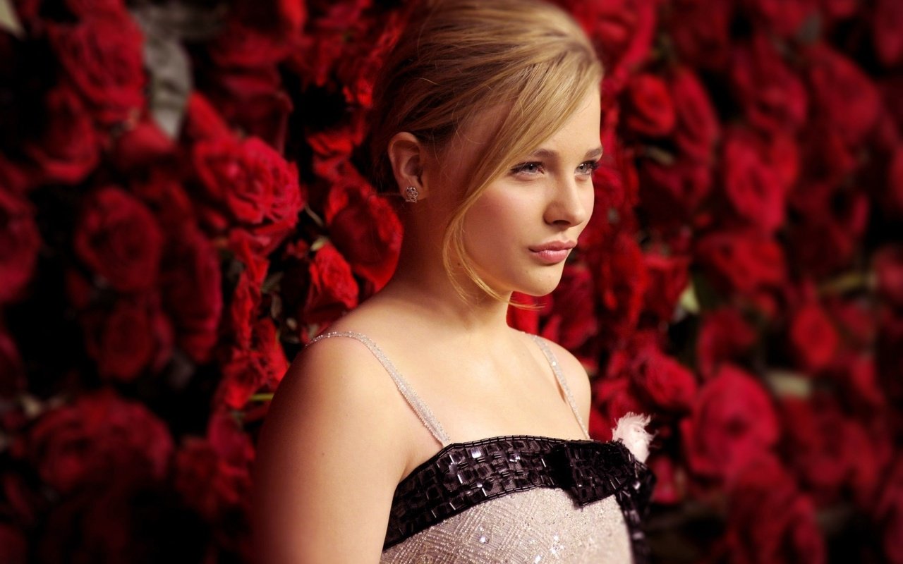 Обои розы, актриса, хлоя грейс морец, aктриса, roses, actress, chloe grace moretz разрешение 2560x1600 Загрузить