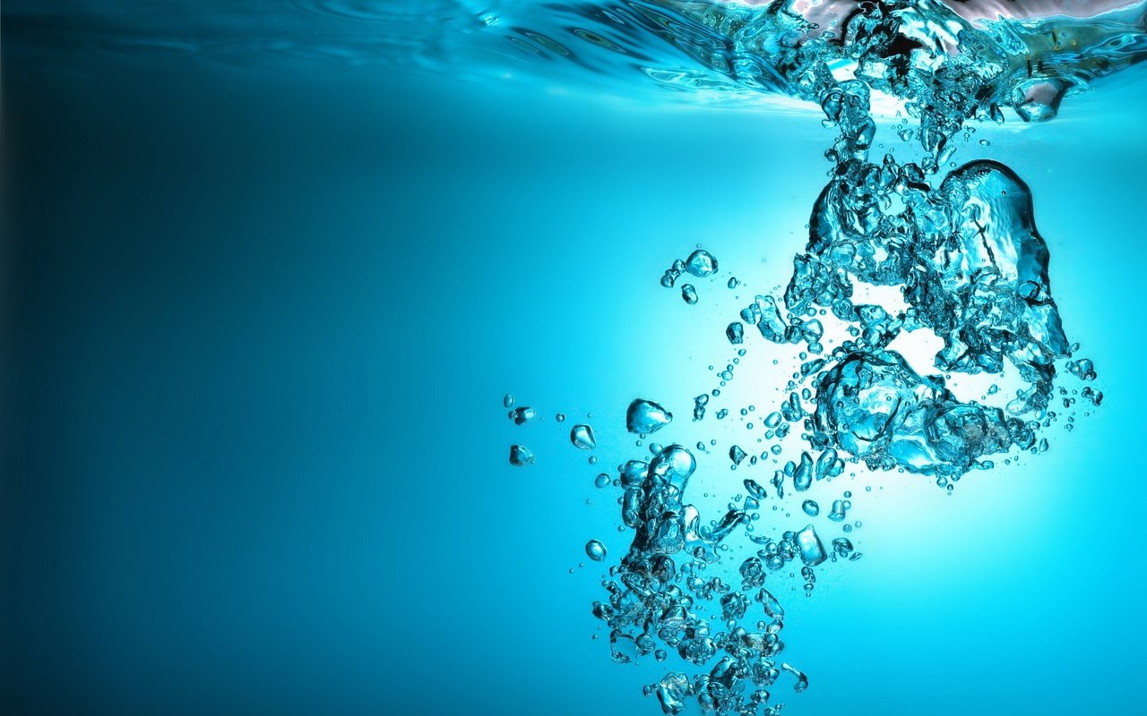 Обои вода, пузыри, голубая, мыльные пузыри, water, bubbles, blue разрешение 2880x1958 Загрузить