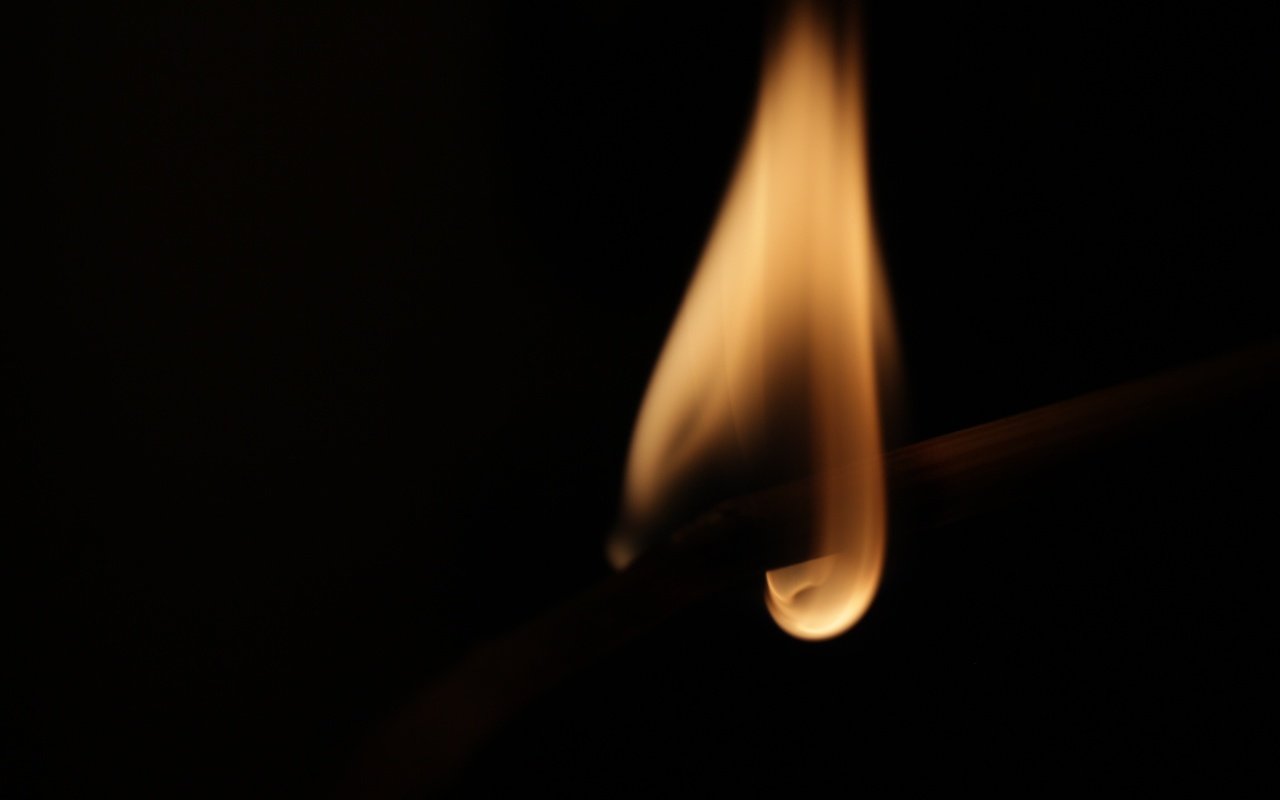 Обои пламя, фон, огонь, палочка, огонек, спичка, flame, background, fire, wand, light, match разрешение 1920x1280 Загрузить