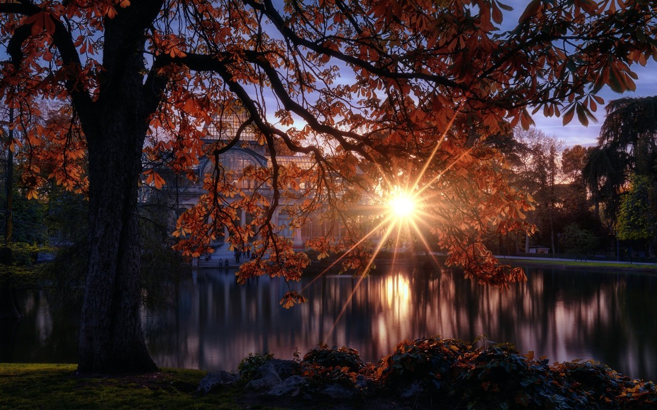 Обои солнце, отражение, осень, дворец, испания, the sun, reflection, autumn, palace, spain разрешение 2500x1406 Загрузить