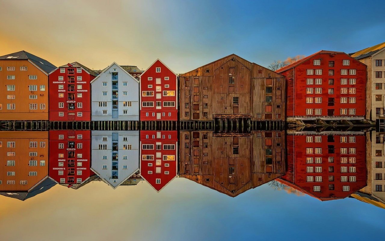 Обои отражение, город, дома, норвегия, тронхейм, reflection, the city, home, norway, trondheim разрешение 1920x1080 Загрузить