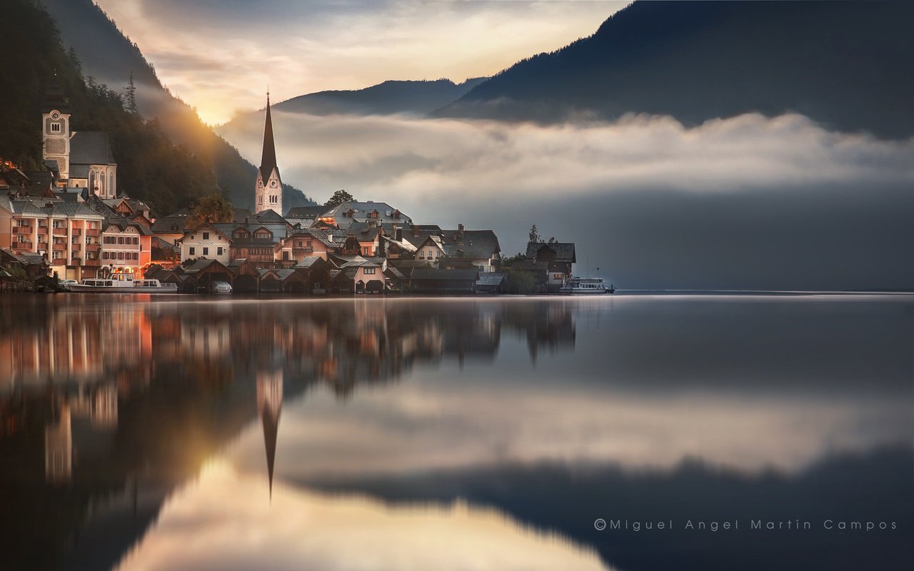 Обои озеро, горы, туман, город, австрия, дома, хальштадт, lake, mountains, fog, the city, austria, home, hallstadt разрешение 1920x1200 Загрузить