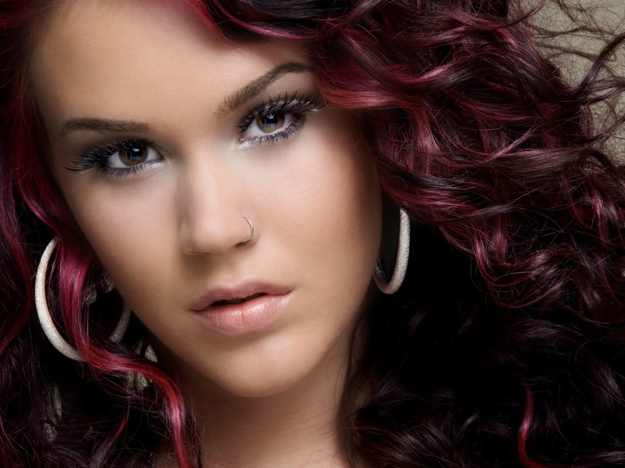 Обои крашеная, пирсинг, сёрьги, джосс стоун, painted, piercing, earrings, joss stone разрешение 3869x2572 Загрузить