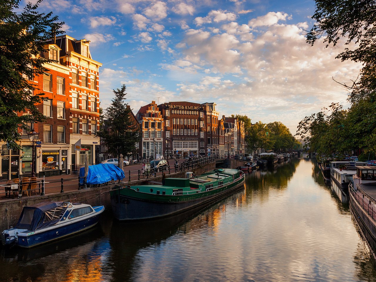 Обои вода, река, канал, нидерланды, амстердам, nederland, water, river, channel, netherlands, amsterdam разрешение 1920x1200 Загрузить