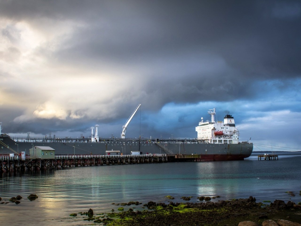 Обои небо, корабли, австралия, причалы, ( пирсы ), контейнеровоз, the sky, ships, australia, piers, ( piers ), a container ship разрешение 2000x1267 Загрузить