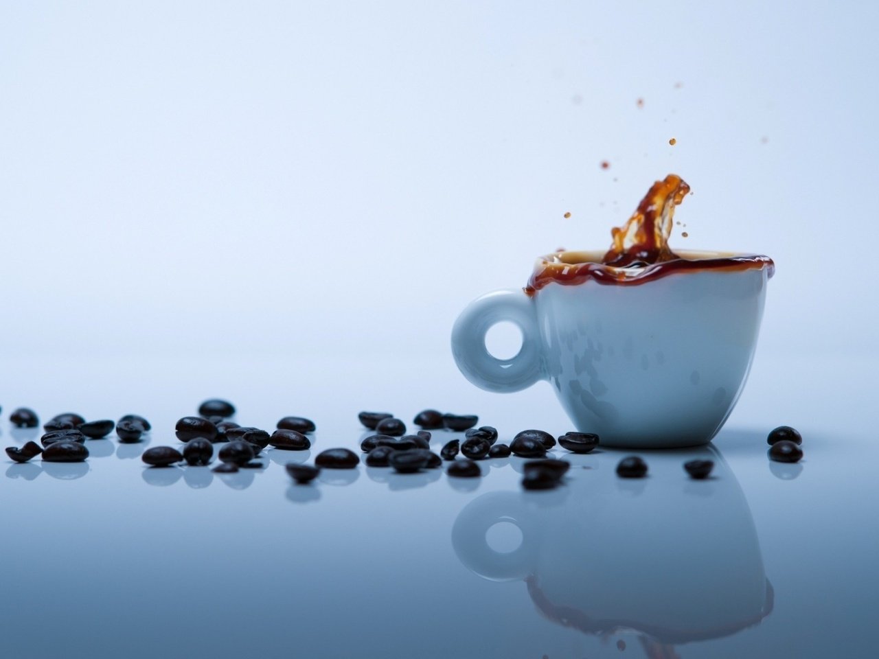 Обои зерна, кофе, брызги, чашка, кофейные зерна, grain, coffee, squirt, cup, coffee beans разрешение 1920x1200 Загрузить