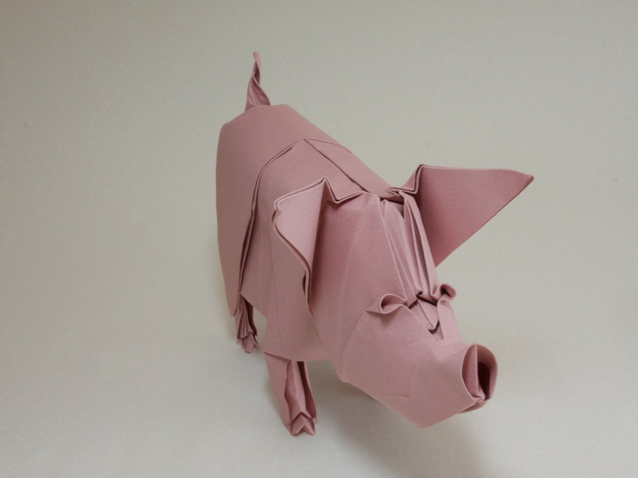 Обои бумага, оригами, свинья, paper, origami, pig разрешение 2560x1707 Загрузить