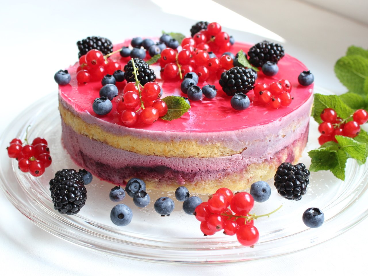 Обои пирожное, крем для торта, кулич, брусника, еда, ватрушка, фрукты, ягоды, черника, сладкое, торт, десерт, cream cake, cranberries, food, cheesecake, fruit, berries, blueberries, sweet, cake, dessert разрешение 5184x3456 Загрузить