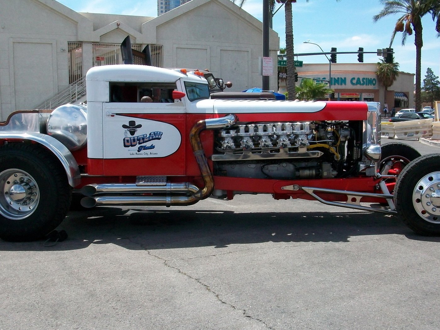 Обои белая, автомобиль, краcный, грузовик, питербилд, truck wheels and tyres, truck v10 engine, white, car, red, truck, peterbilt разрешение 1920x1200 Загрузить