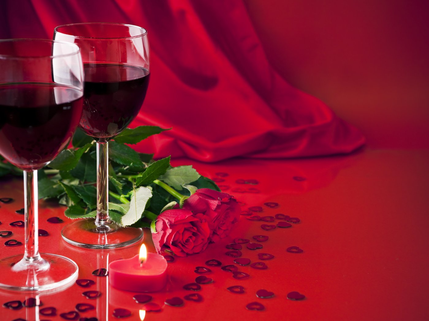 Обои цветы, свечи, розы, красные, вина, flowers, candles, roses, red, wine разрешение 2560x1600 Загрузить