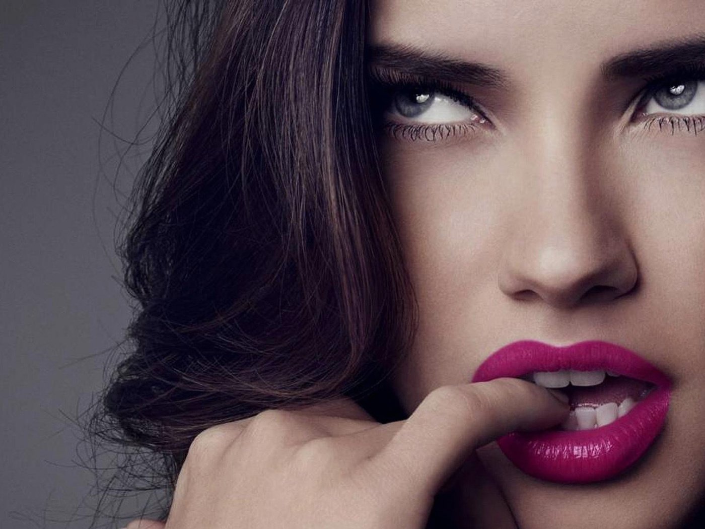 Обои брюнетка, модель, губы, лицо, адриана лима, brunette, model, lips, face, adriana lima разрешение 1920x1080 Загрузить